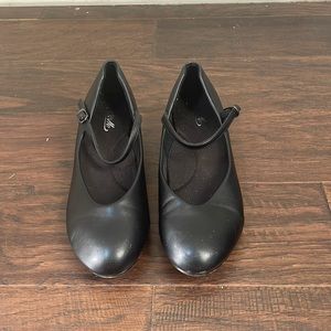 7 1/2 Character Shoes